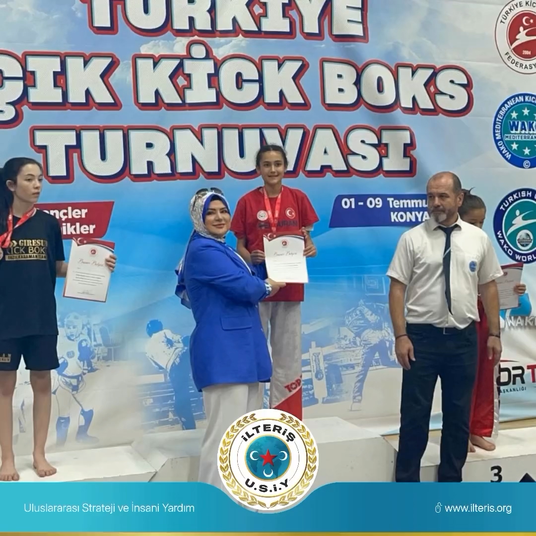 Türkiye kick boks Şampiyonası’nda İlteriş ailesi olarak dereceye giren sporculara madalya takma törenindeyiz